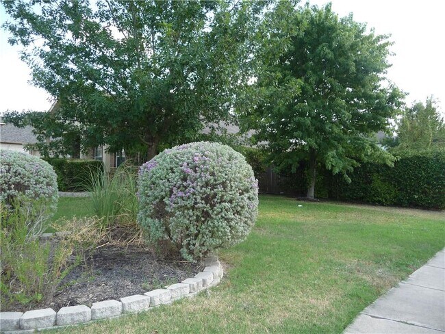 Building Photo - 155 Hoot Owl Ln S