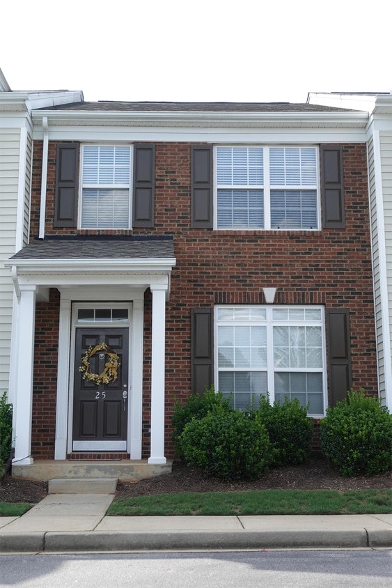 Primary Photo - 25 Stratus Ct