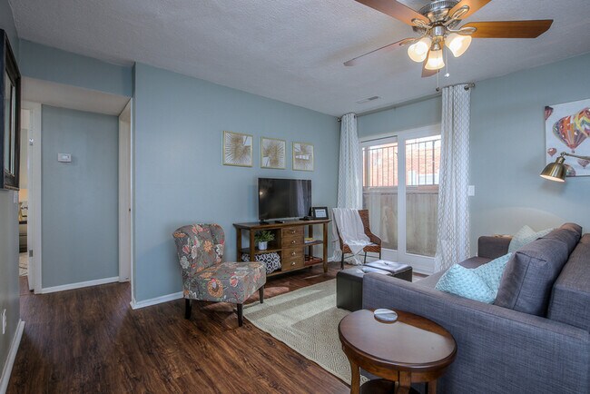 Foto del edificio - 4115 Warwick Blvd