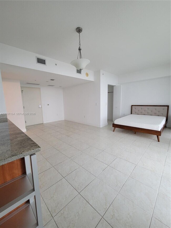 Foto del edificio - 185 SW 7th St