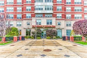 Building Photo - 300 Mamaroneck Ave