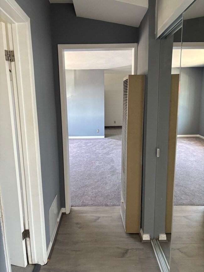 Building Photo - 915 Ocean Ave