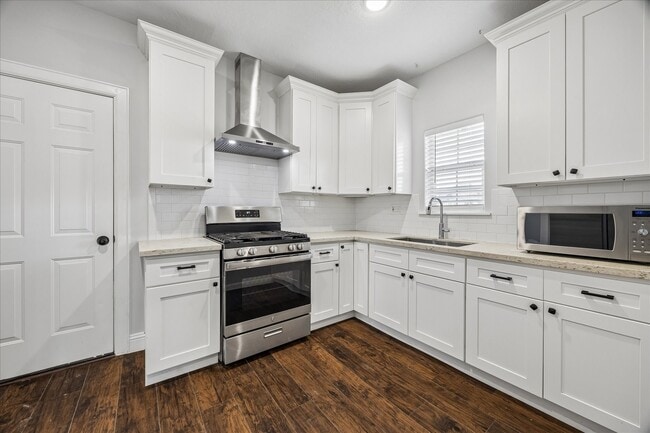 Building Photo - 2 Jenkins St