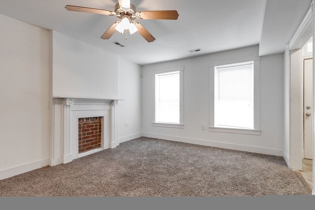 Building Photo - 1838 Parkwood Ave