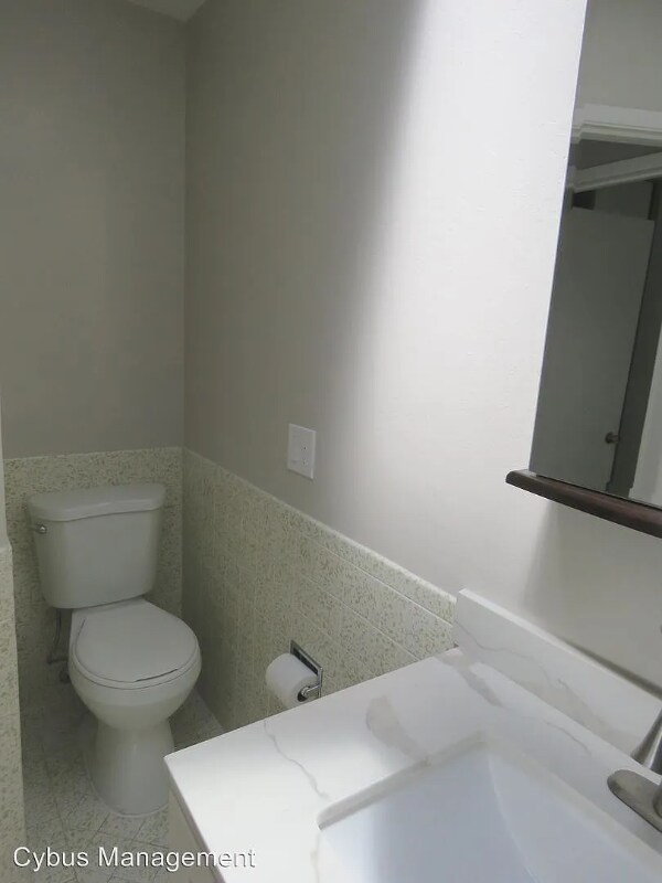 Building Photo - 2107 Larkin St