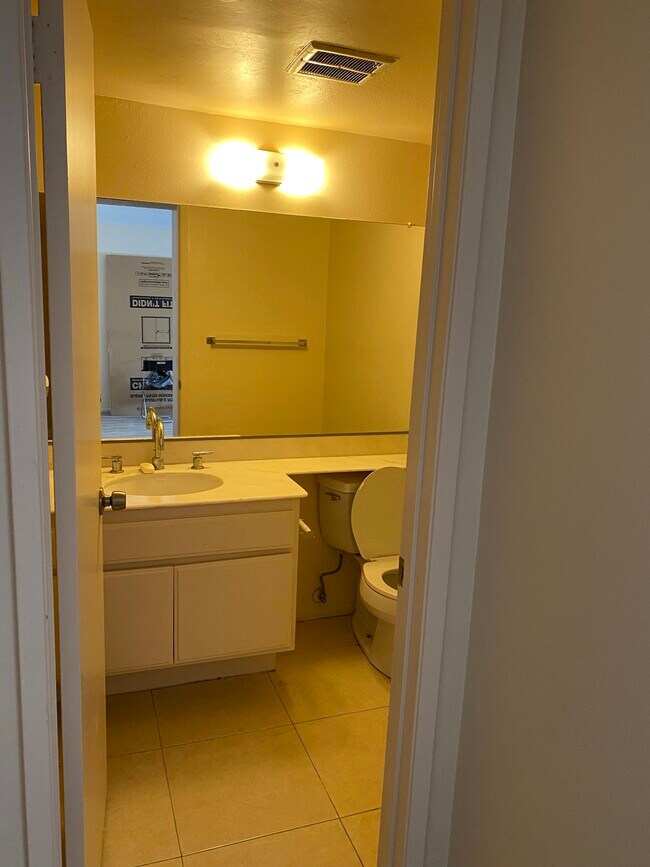 Foto del edificio - 9735 Reseda Blvd