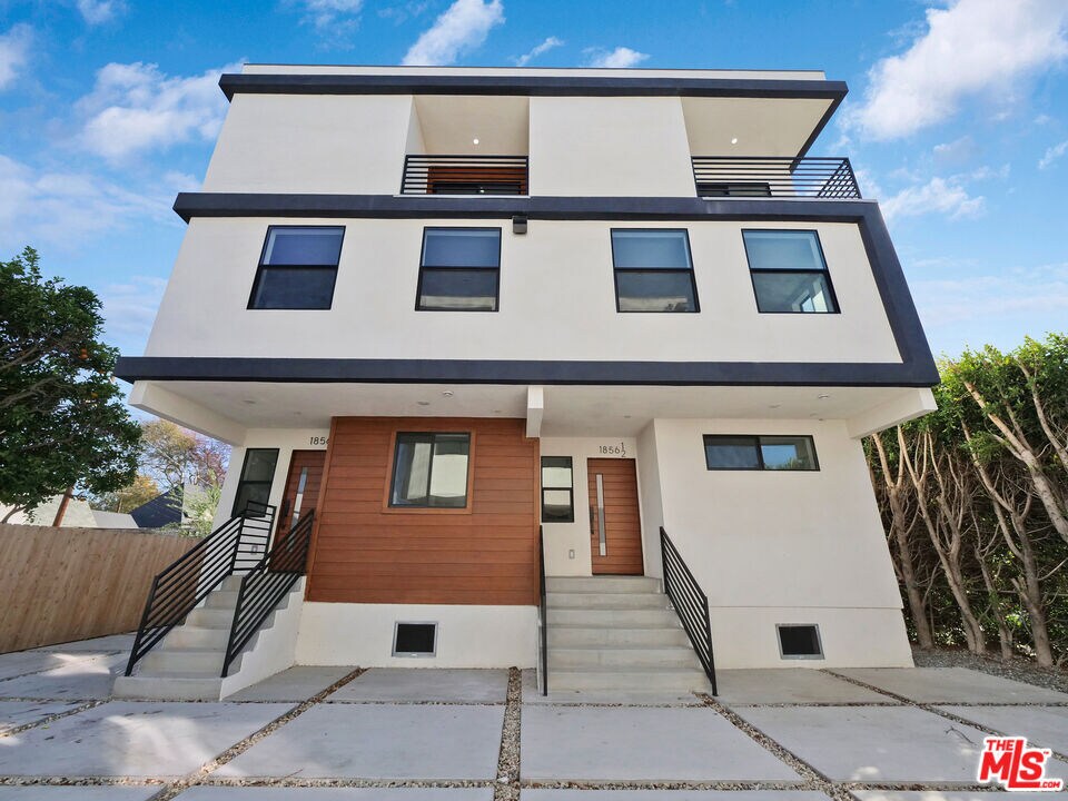 Foto principal - 1856 S Redondo Blvd