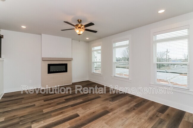 Building Photo - 2212 Nena Wy