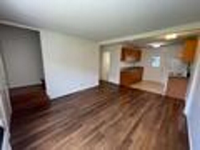Building Photo - Townhouse Rental - 2 Bedroom, 1.5 Bathroom...