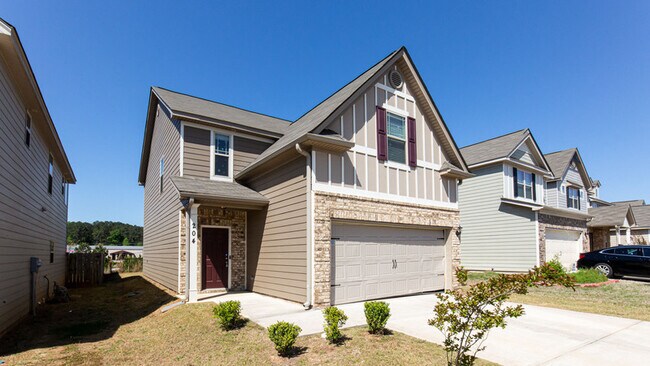 Building Photo - 204 Leland Ln