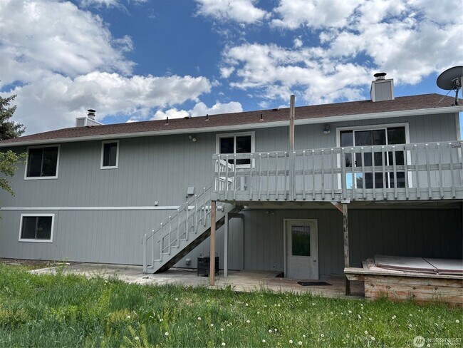 Building Photo - Beautiful 4 Bedroom Home!