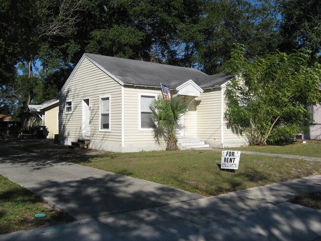 Building Photo - 1413