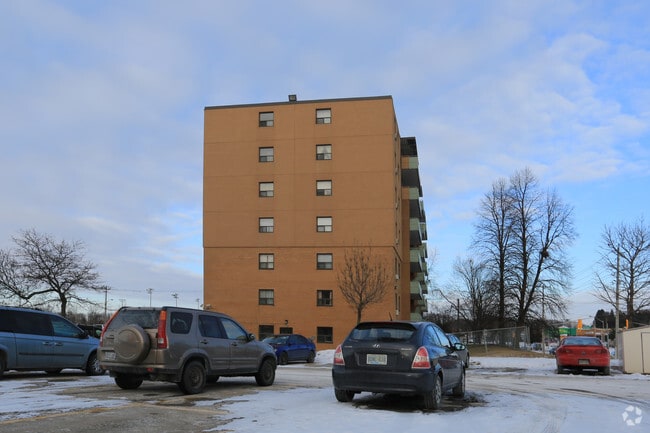 Building Photo - 607-611 Heritage Dr