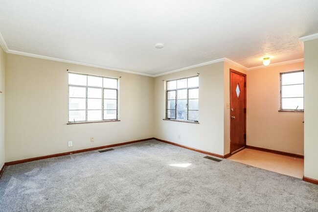 Foto del edificio - 154-156-156 N Huron Ave