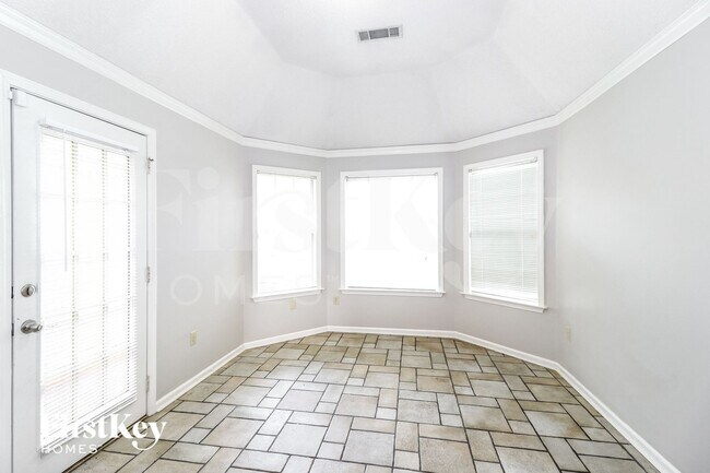 Building Photo - 726 Silver Sands Dr