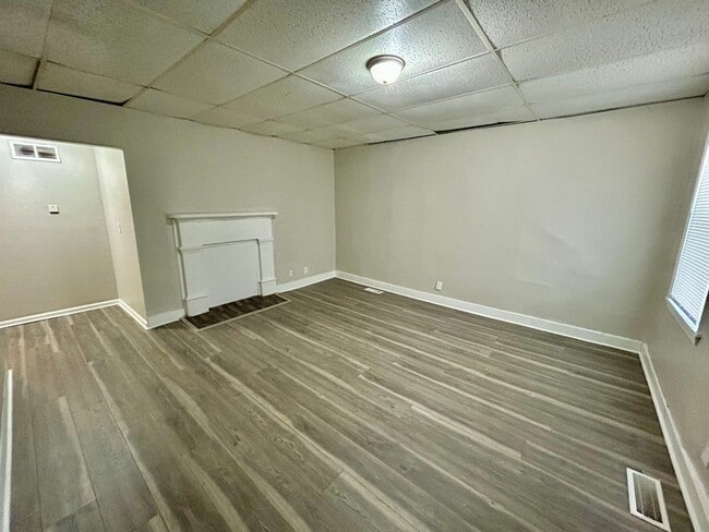 Foto del edificio - 3 Bedroom Available!!