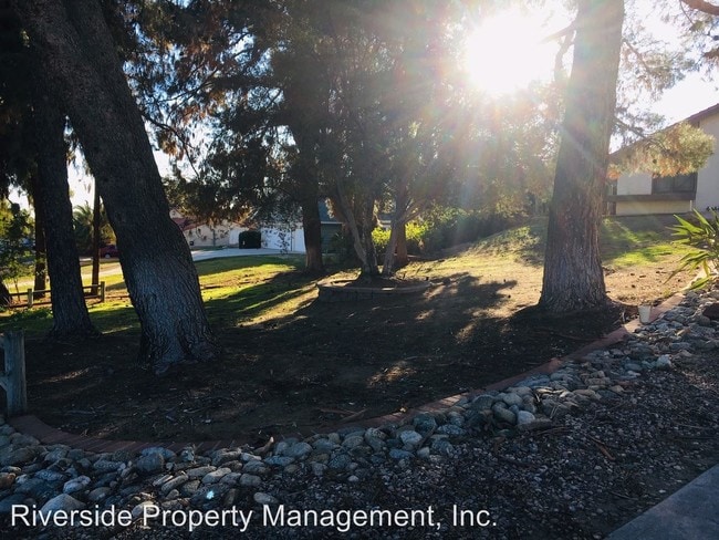 Building Photo - 3 br, 2 bath House - 12031 Vista De Cerros Dr