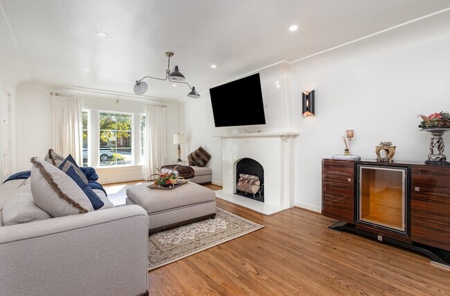 Foto del edificio - 4148 Normandy Ave