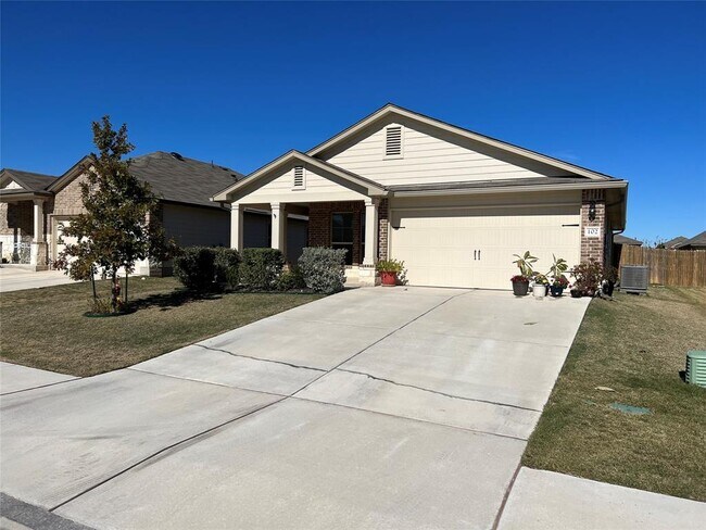 Building Photo - 102 Lillian Dr