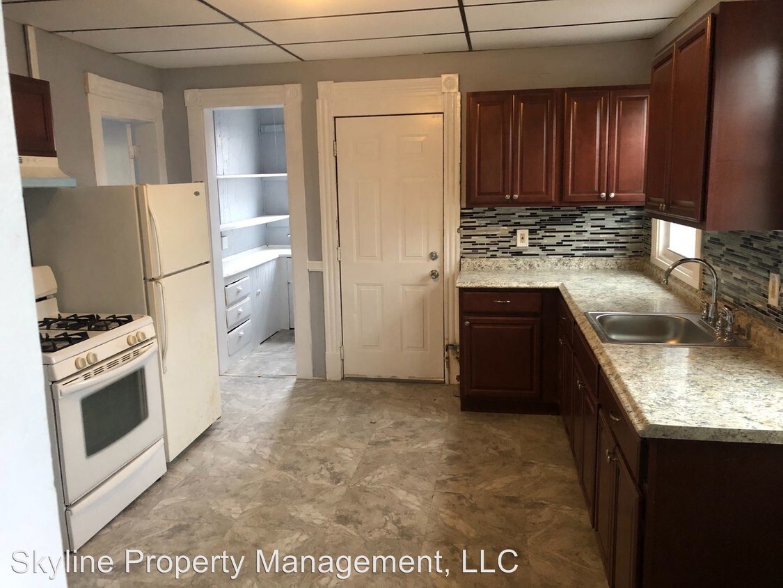 219 Woodlawn Terrace, Waterbury, CT 06710 Apartment for Rent in