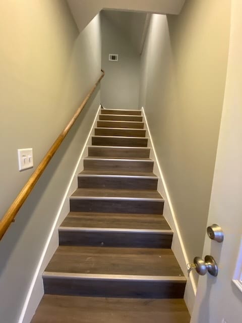 Entry Stairs - 624 E Maryland St