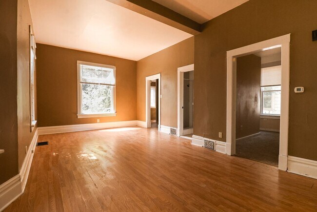 Foto del edificio - 5 Bedroom, 2 bath home!