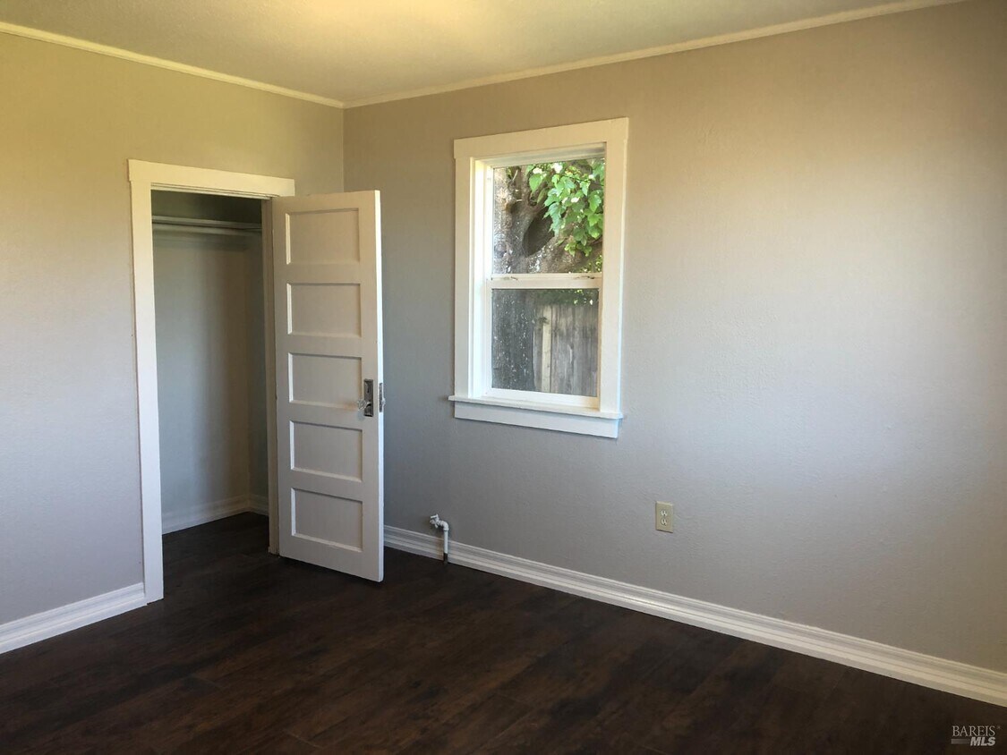 Foto principal - 4375 Stony Point Rd