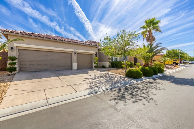 Foto del edificio - Beautifully Upgraded, Single Story 3 Bed, ...