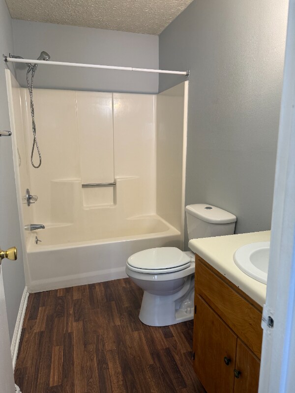 Foto principal - 54 Ferguson Dr