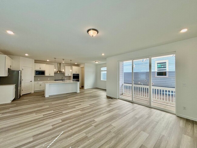Foto del edificio - 4 Bed 3 Bath Home Near Downtown