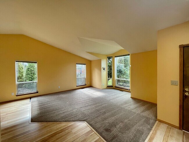 Building Photo - Silver Firs Home