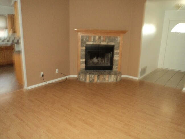 Foto del edificio - 3501 Woodrow Dr
