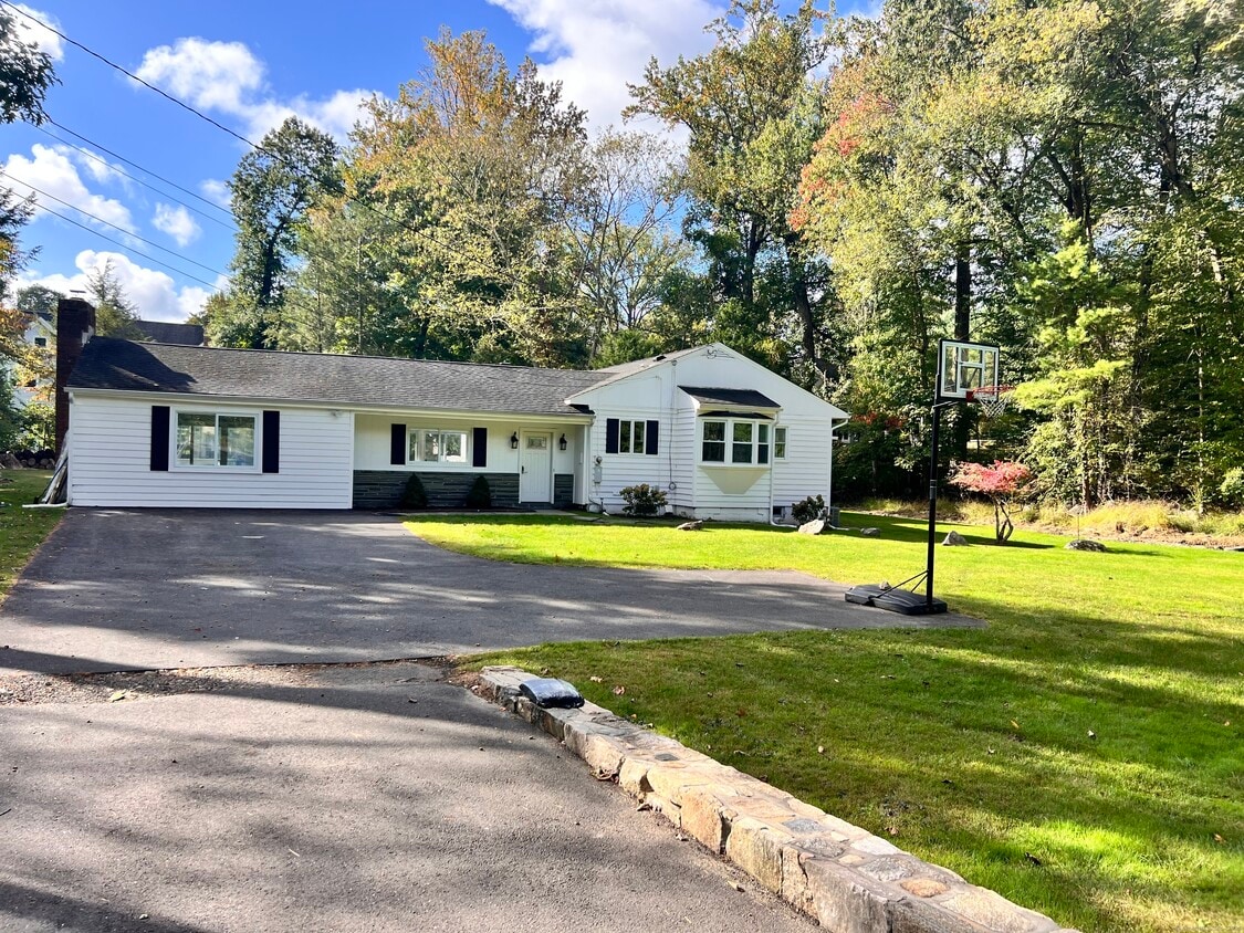 Primary Photo - 267 Thunder Hill Dr