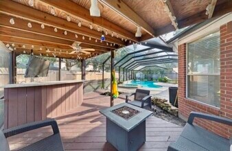Building Photo - 16303 Candlerock Ct