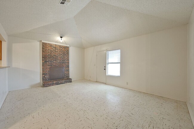 Building Photo - 10908 Beaulaine Pl