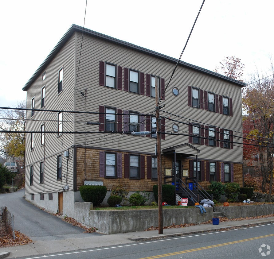 207 Manville Rd, Woonsocket, RI 02895 Apartments in Woonsocket, RI