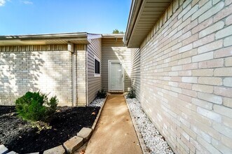 Building Photo - 19734 Redroot Dr