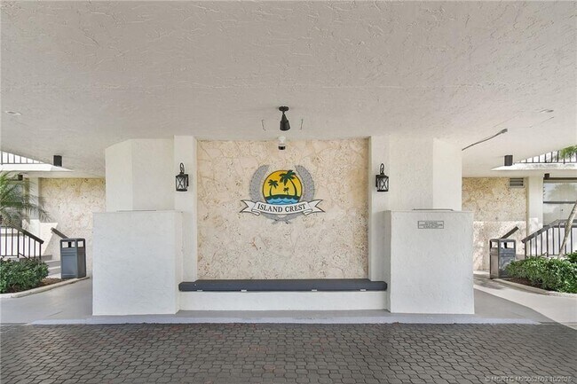 Building Photo - 10680 S Ocean Dr