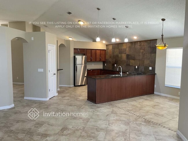 Foto del edificio - 1517 Scotch Pine Dr