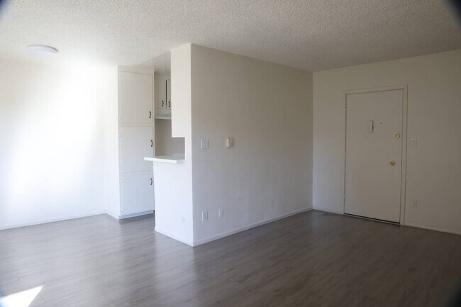 Foto del edificio - 915 N Wilton Pl