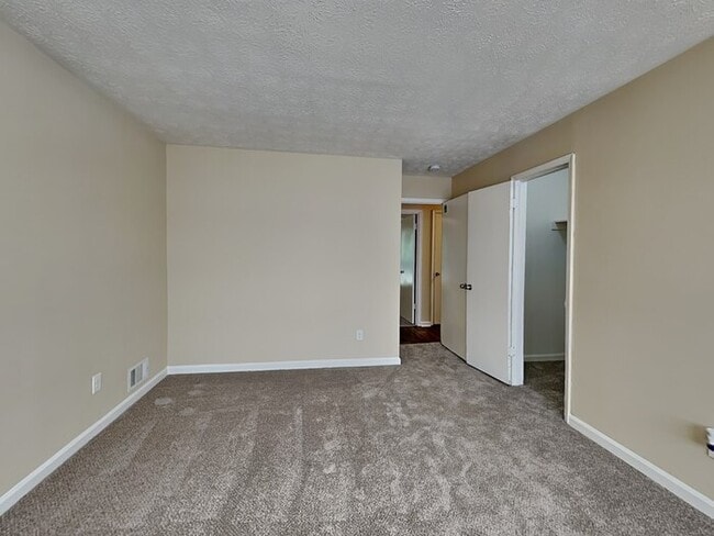 Building Photo - 6928 Cedar Hill Ct