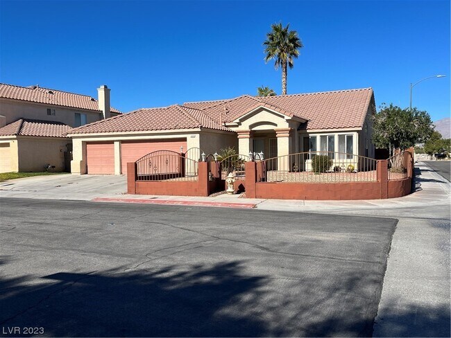 Building Photo - 4800 Courtfield Cir