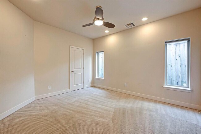 Building Photo - 4803 Jackson St