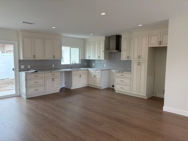 Building Photo - 2641 Elden Ave