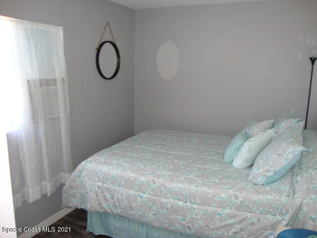 Building Photo - 211 Circle Dr