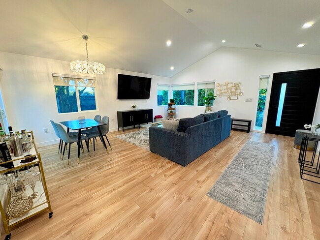 Foto del edificio - 502 N Avon St