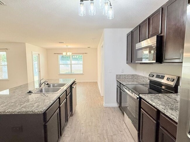 Building Photo - 3492 Quail Dr