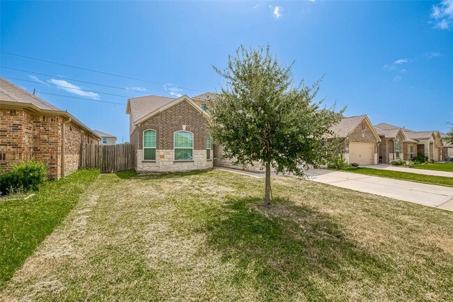 Building Photo - 21022 Echo Manor Dr
