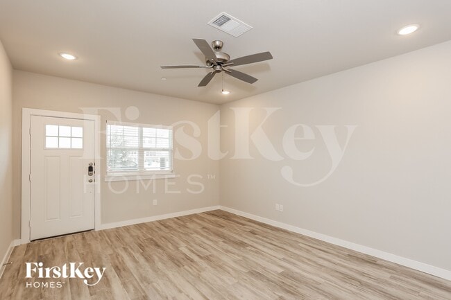 Foto del edificio - 339 Niki Dr