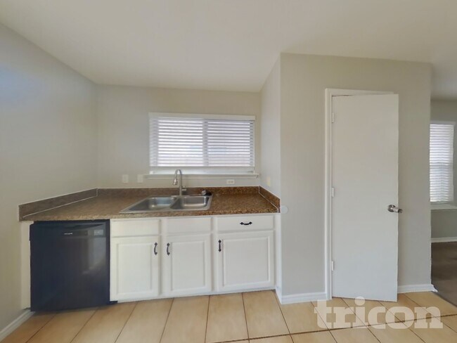 Foto del edificio - 2726 Candle Ridge Dr